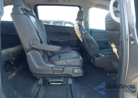 2018 Honda Odyssey Touring z USA, uszkodzony, nr VIN 5FNRL6H85JB076120